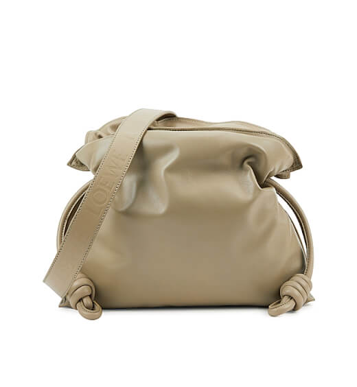 Bolso Flamenco Puffer Clutch de Loewe
