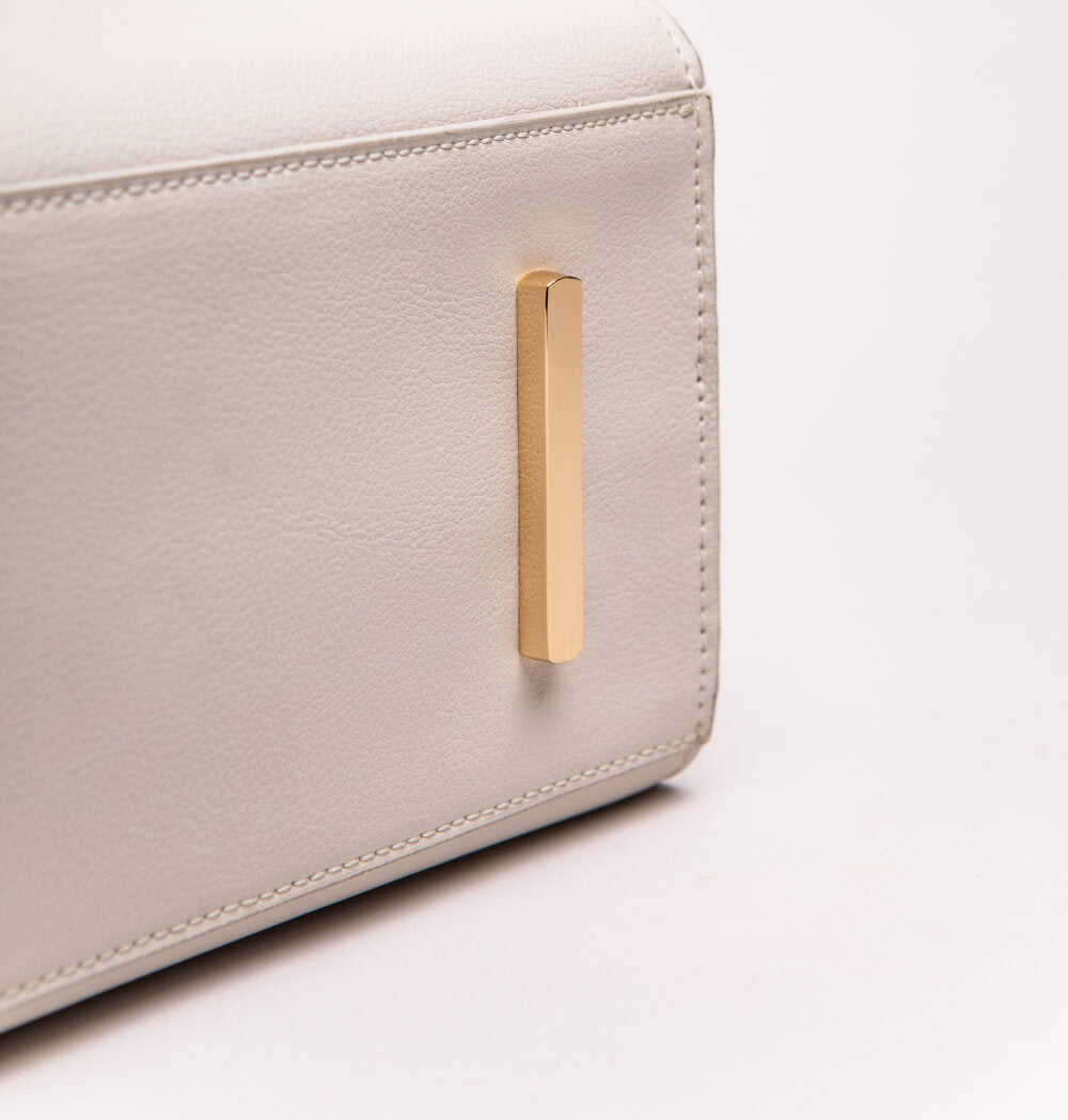 Metis Moonstone | Qosmic